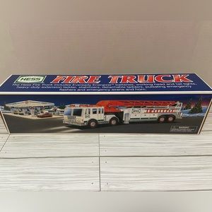 NIB 2000 Hess Firetruck